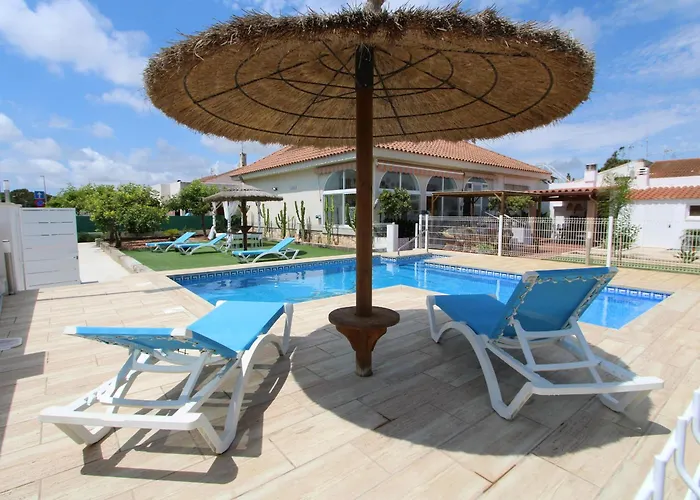 Casa Con Piscina Privada Cerca Del Mar, Mascotas Bienvenidas, Wifi Gratis, Playa Para Perros - Es-184-39